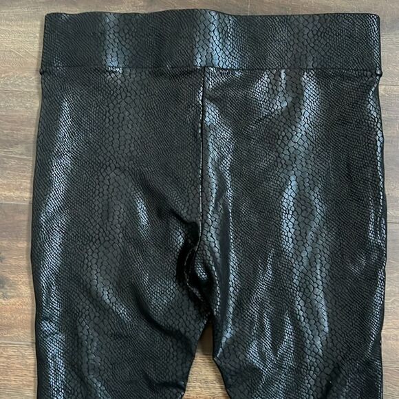 Torrid Size 2 Faux Vegan Leather Snake Print Pants Pixie Leggings Plus Size - Picture 8 of 8